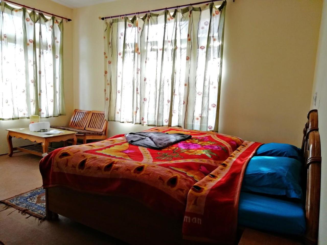 Kunga Hotel And Restaurant - Manali (Himachal Pradesh) — Photos 2